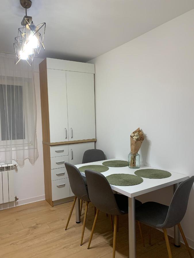 Sunny Apartment In Suceava Dış mekan fotoğraf
