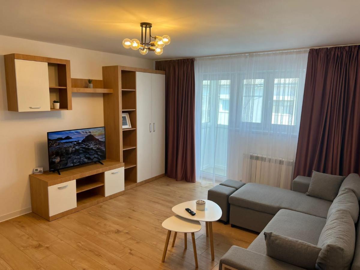 Sunny Apartment In Suceava Dış mekan fotoğraf